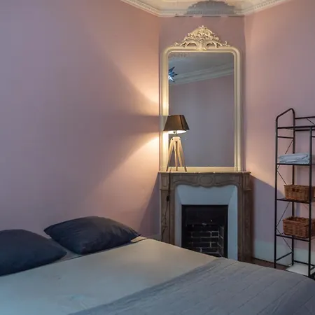 Spacious Cocoon Near Montmartre
