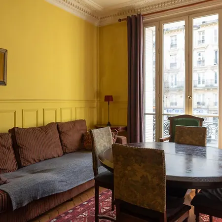 Spacious Cocoon Near Montmartre Paris