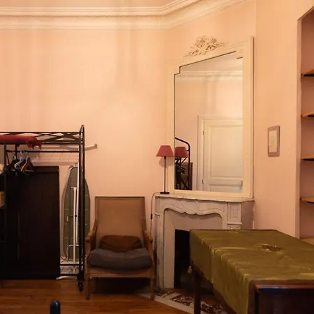 Spacious Cocoon Near Montmartre Apartment Paris